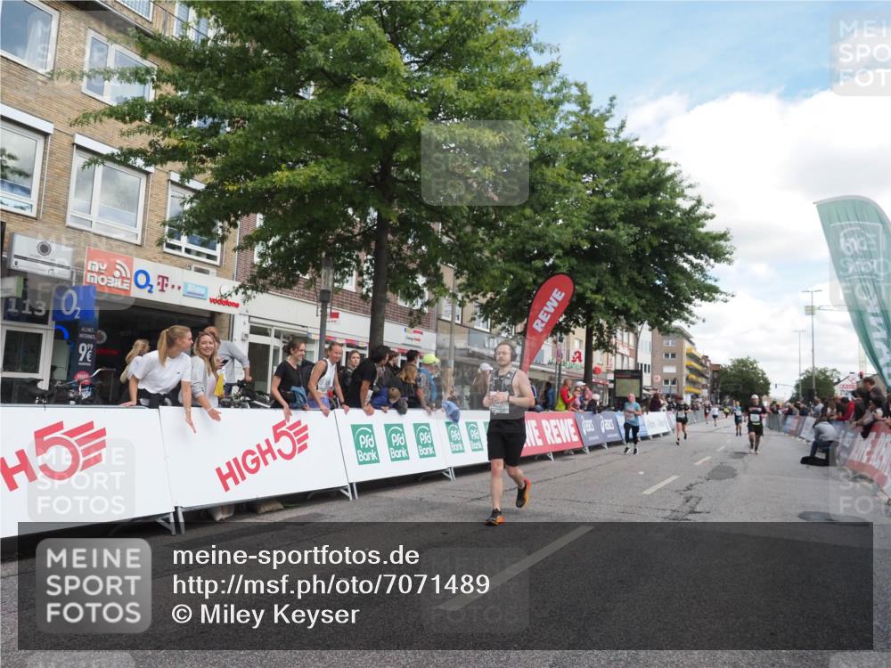 15.09.2024 - PSD Bank Halbmarathon Miley Keyser http://msf.ph/oto/7071489 15.09.2024 12:25:02 Ziel 793, 1409, 2255, 2336, 2771, 3101, 3298 meine-sportfotos.de