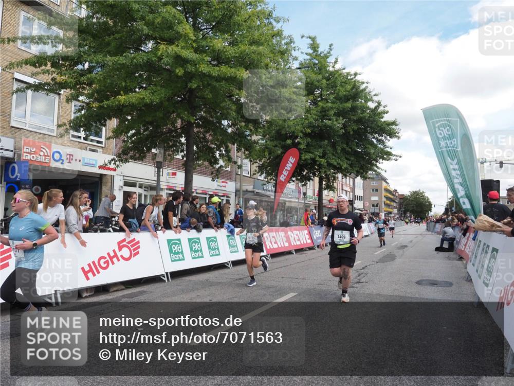 15.09.2024 - PSD Bank Halbmarathon Miley Keyser http://msf.ph/oto/7071563 15.09.2024 12:25:07 Ziel 793, 1409, 2255, 2336, 2771, 3101, 3298 meine-sportfotos.de