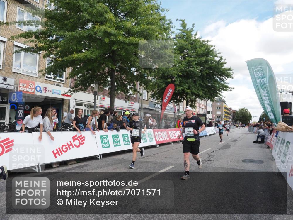 15.09.2024 - PSD Bank Halbmarathon Miley Keyser http://msf.ph/oto/7071571 15.09.2024 12:25:07 Ziel 793, 1409, 2255, 2336, 2771, 3101, 3298 meine-sportfotos.de