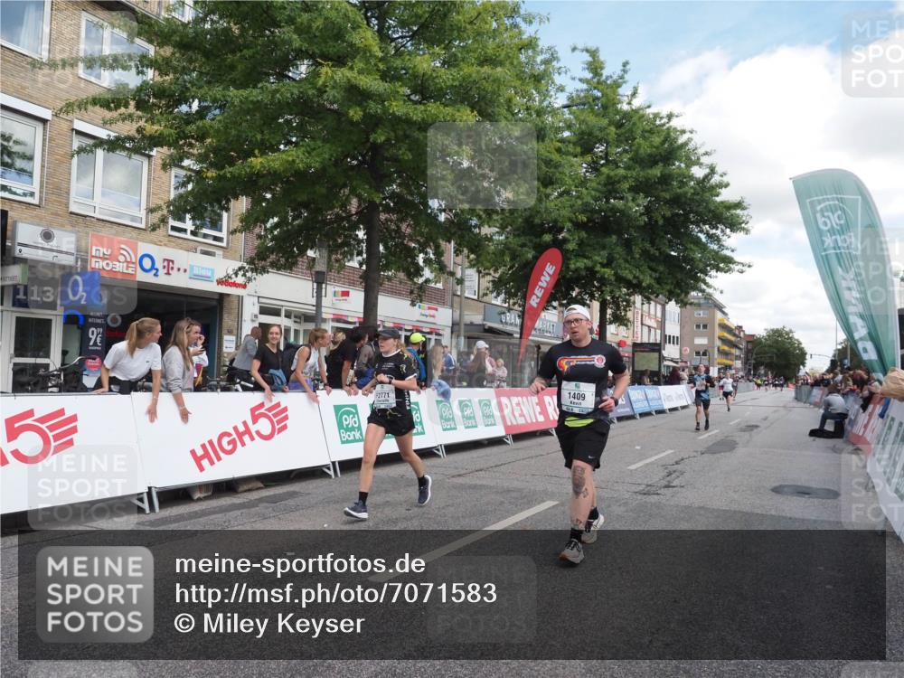 15.09.2024 - PSD Bank Halbmarathon Miley Keyser http://msf.ph/oto/7071583 15.09.2024 12:25:07 Ziel 793, 1409, 2255, 2336, 2771, 3101, 3298 meine-sportfotos.de