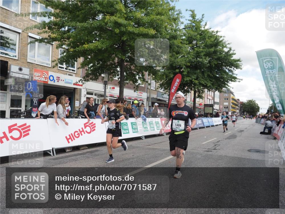 15.09.2024 - PSD Bank Halbmarathon Miley Keyser http://msf.ph/oto/7071587 15.09.2024 12:25:07 Ziel 793, 1409, 2255, 2336, 2771, 3101, 3298 meine-sportfotos.de