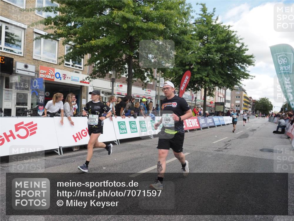 15.09.2024 - PSD Bank Halbmarathon Miley Keyser http://msf.ph/oto/7071597 15.09.2024 12:25:07 Ziel 793, 1409, 2255, 2336, 2771, 3101, 3298 meine-sportfotos.de
