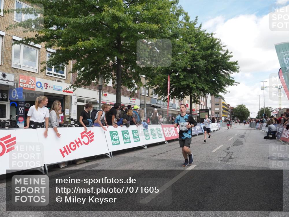 15.09.2024 - PSD Bank Halbmarathon Miley Keyser http://msf.ph/oto/7071605 15.09.2024 12:25:11 Ziel 1409, 2255, 2336, 2771, 3101, 3298 meine-sportfotos.de