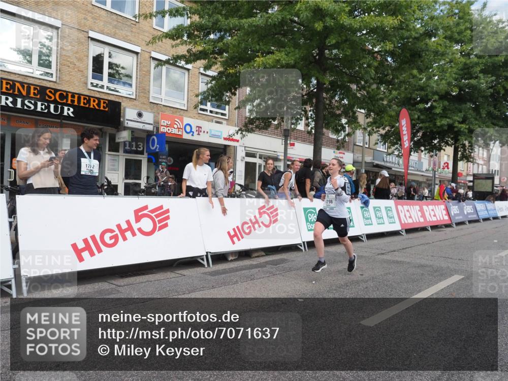 15.09.2024 - PSD Bank Halbmarathon Miley Keyser http://msf.ph/oto/7071637 15.09.2024 12:25:13 Ziel 1409, 2255, 2267, 2336, 2771, 3101, 3298 meine-sportfotos.de