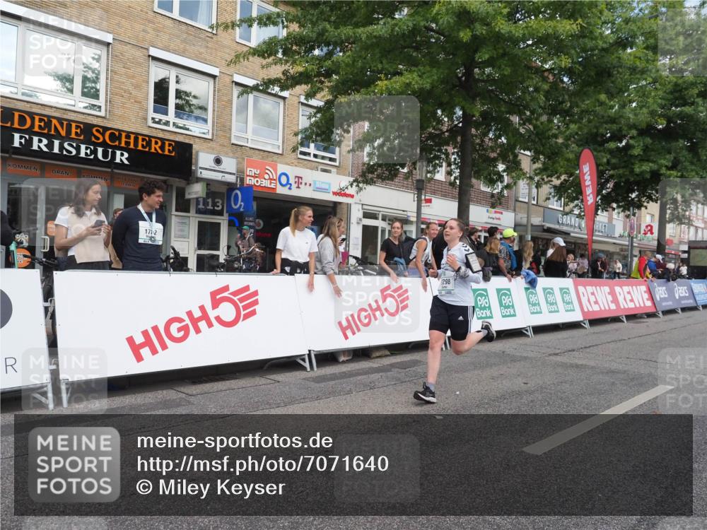 15.09.2024 - PSD Bank Halbmarathon Miley Keyser http://msf.ph/oto/7071640 15.09.2024 12:25:13 Ziel 1409, 2255, 2267, 2336, 2771, 3101, 3298 meine-sportfotos.de