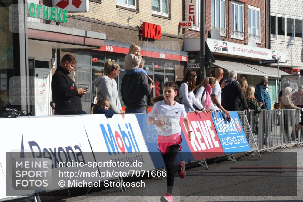 15.09.2024 - PSD Bank Halbmarathon Michael Strokosch http://msf.ph/oto/7071666 15.09.2024 10:28:24 Ziel 26, 45, 89, 92, 135, 149, 166, 183, 184, 192, 243, 285 meine-sportfotos.de