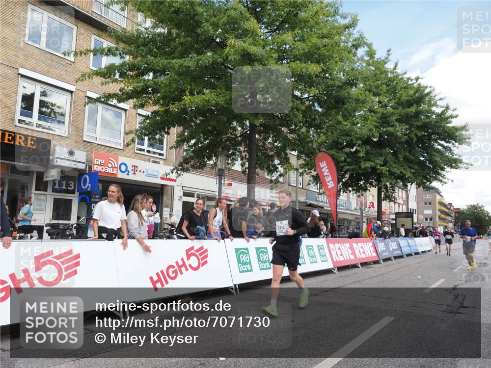 15.09.2024 - PSD Bank Halbmarathon Miley Keyser http://msf.ph/oto/7071730 15.09.2024 12:25:34 Ziel 1841, 2239, 2250, 2267, 2386, 2442, 3283 meine-sportfotos.de