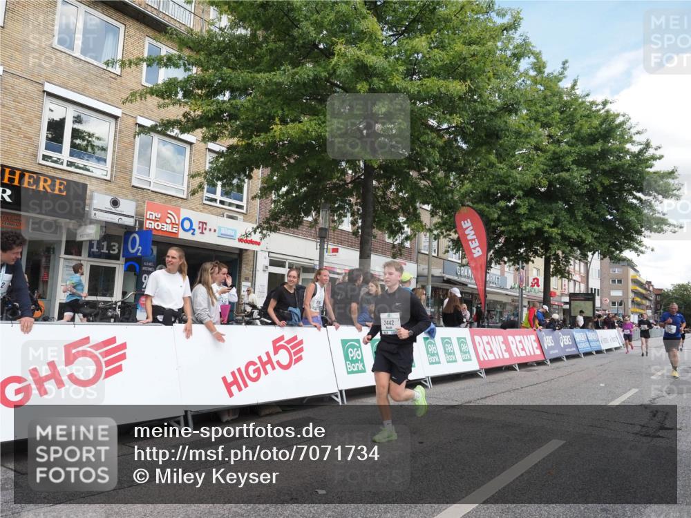 15.09.2024 - PSD Bank Halbmarathon Miley Keyser http://msf.ph/oto/7071734 15.09.2024 12:25:34 Ziel 1841, 2239, 2250, 2267, 2386, 2442, 3283 meine-sportfotos.de
