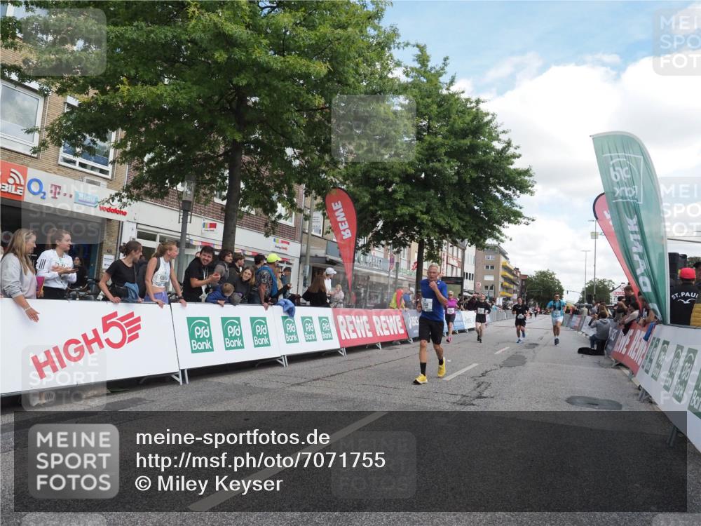 15.09.2024 - PSD Bank Halbmarathon Miley Keyser http://msf.ph/oto/7071755 15.09.2024 12:25:37 Ziel 1841, 2239, 2250, 2386, 2442, 3283 meine-sportfotos.de