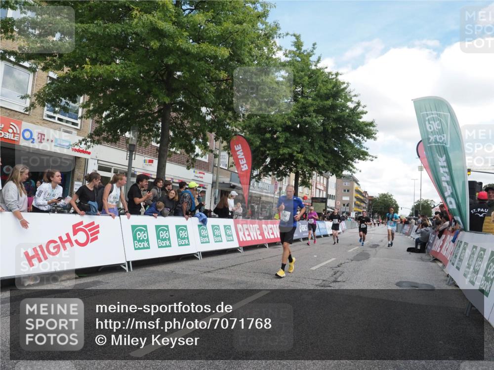 15.09.2024 - PSD Bank Halbmarathon Miley Keyser http://msf.ph/oto/7071768 15.09.2024 12:25:37 Ziel 1841, 2239, 2250, 2386, 2442, 3283 meine-sportfotos.de