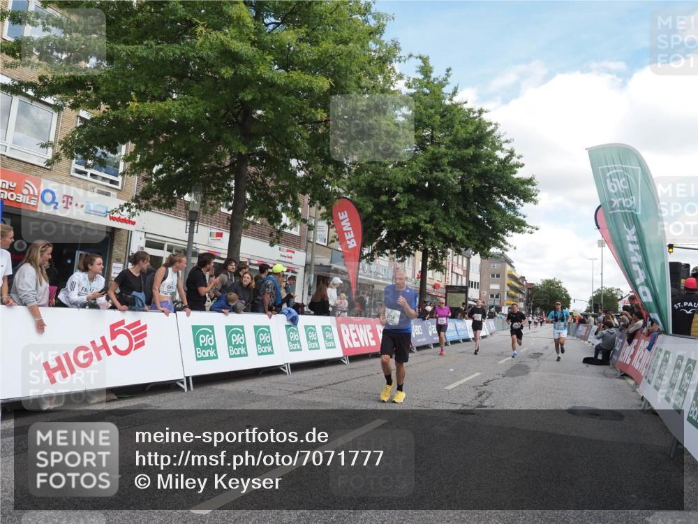 15.09.2024 - PSD Bank Halbmarathon Miley Keyser http://msf.ph/oto/7071777 15.09.2024 12:25:37 Ziel 1841, 2239, 2250, 2386, 2442, 3283 meine-sportfotos.de