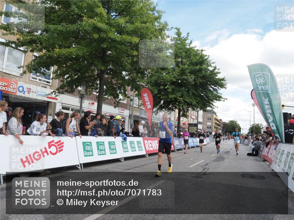 15.09.2024 - PSD Bank Halbmarathon Miley Keyser http://msf.ph/oto/7071783 15.09.2024 12:25:38 Ziel 1153, 1841, 2239, 2250, 2386, 2442, 3283 meine-sportfotos.de