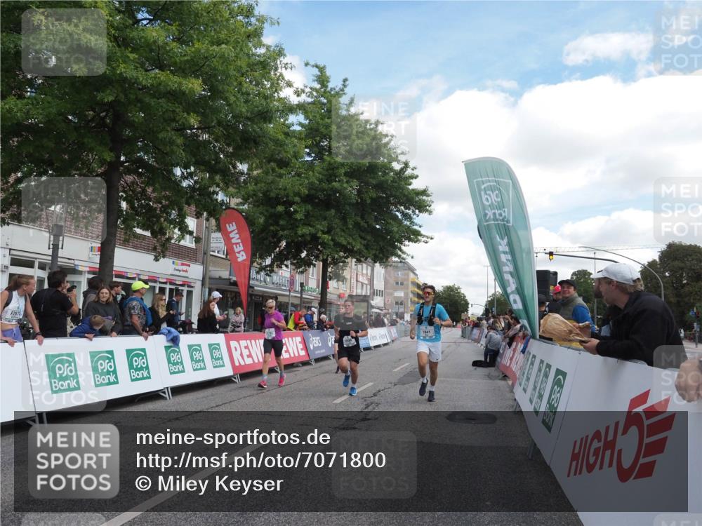 15.09.2024 - PSD Bank Halbmarathon Miley Keyser http://msf.ph/oto/7071800 15.09.2024 12:25:39 Ziel 1153, 1841, 2239, 2250, 2386, 2442, 3283 meine-sportfotos.de