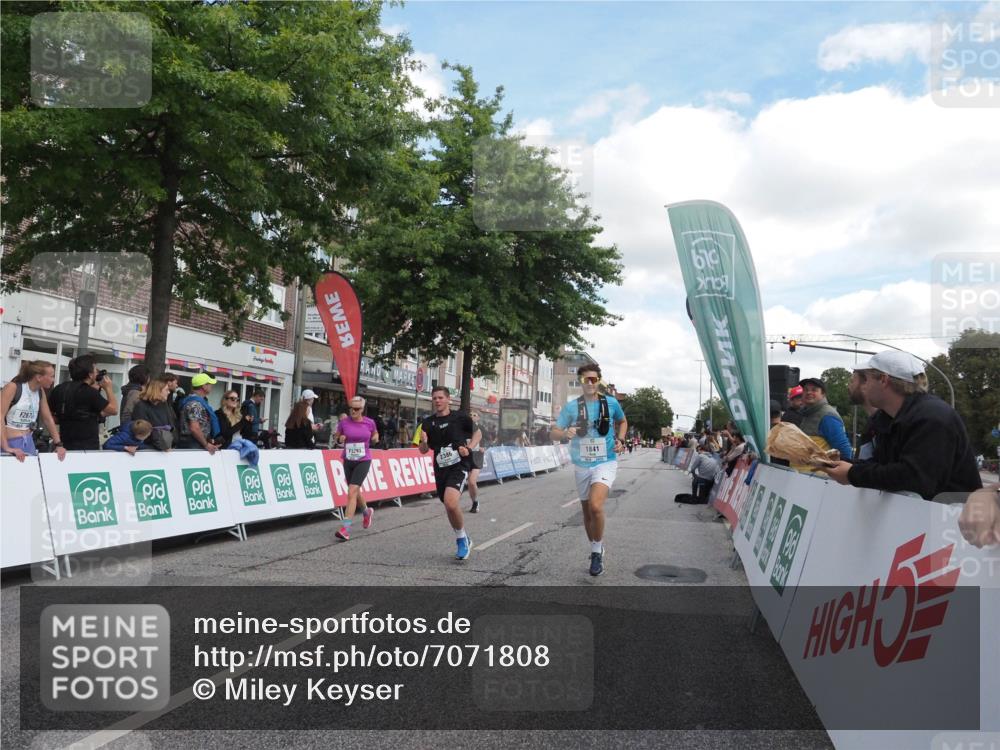 15.09.2024 - PSD Bank Halbmarathon Miley Keyser http://msf.ph/oto/7071808 15.09.2024 12:25:40 Ziel 1153, 1841, 2239, 2250, 2386, 2442, 3283 meine-sportfotos.de