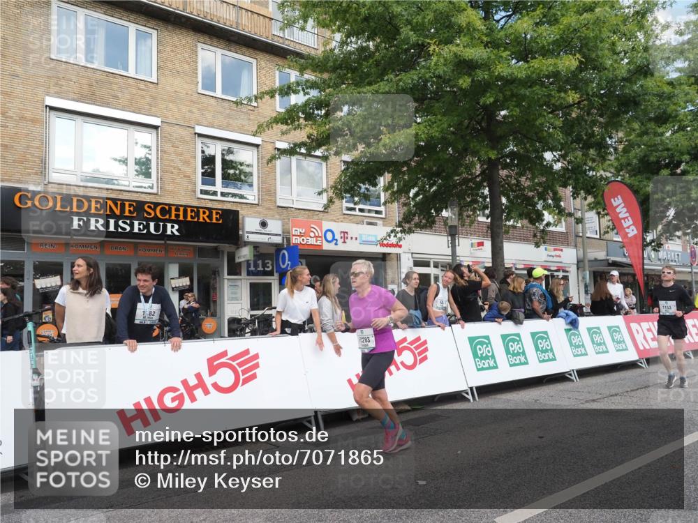 15.09.2024 - PSD Bank Halbmarathon Miley Keyser http://msf.ph/oto/7071865 15.09.2024 12:25:42 Ziel 1153, 1841, 2250, 2386, 2442, 3283 meine-sportfotos.de