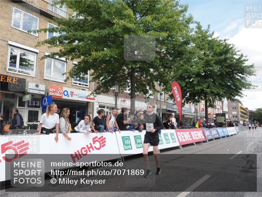 15.09.2024 - PSD Bank Halbmarathon Miley Keyser http://msf.ph/oto/7071869 15.09.2024 12:25:43 Ziel 1153, 1841, 2250, 2386, 2442, 3283 meine-sportfotos.de