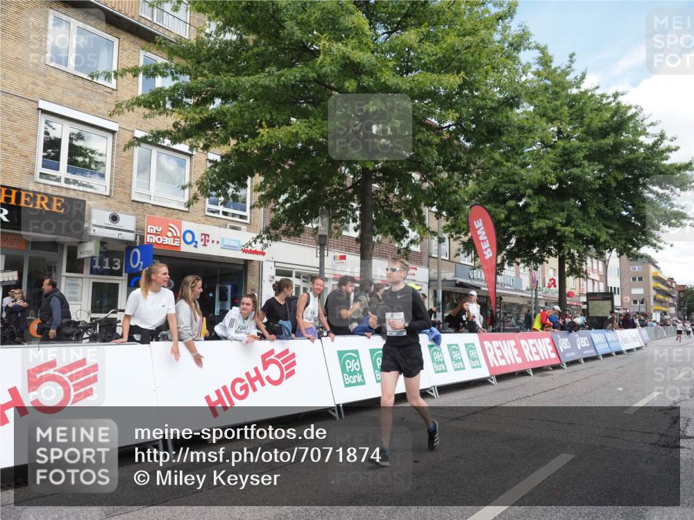 15.09.2024 - PSD Bank Halbmarathon Miley Keyser http://msf.ph/oto/7071874 15.09.2024 12:25:43 Ziel 1153, 1841, 2250, 2386, 2442, 3283 meine-sportfotos.de