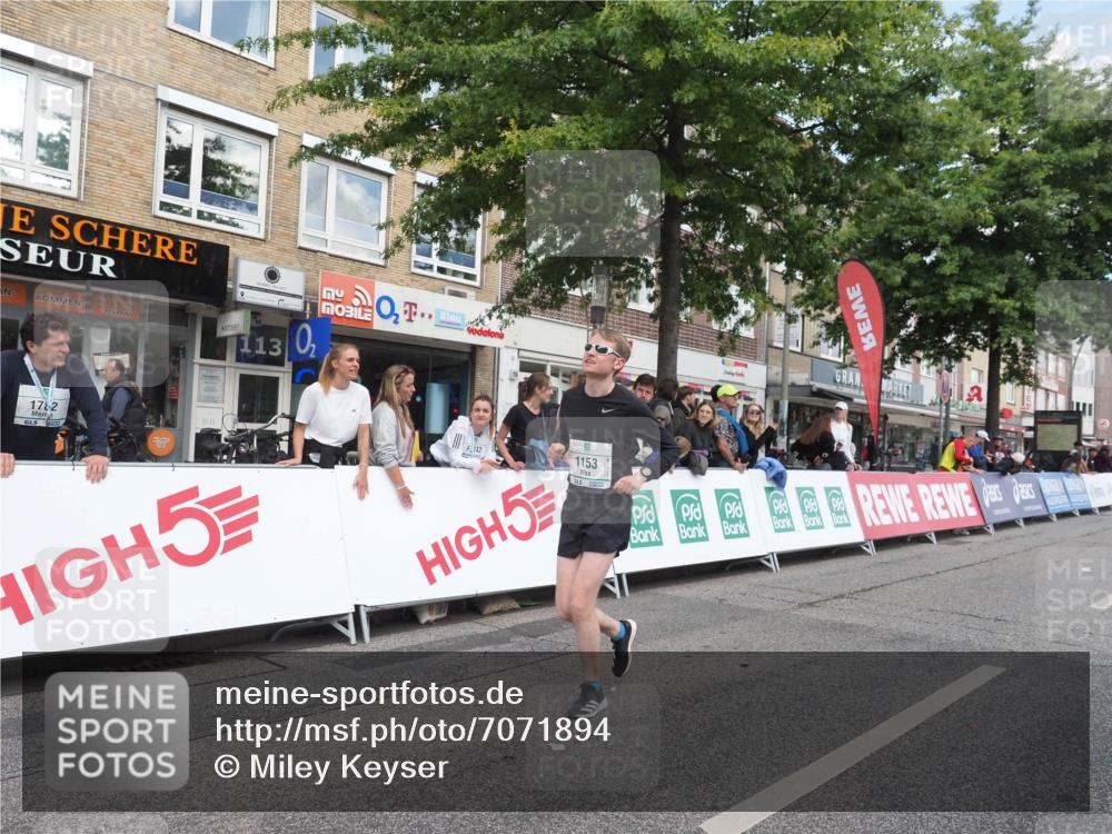 15.09.2024 - PSD Bank Halbmarathon Miley Keyser http://msf.ph/oto/7071894 15.09.2024 12:25:44 Ziel 1153, 1841, 2250, 2386, 2442, 3283 meine-sportfotos.de