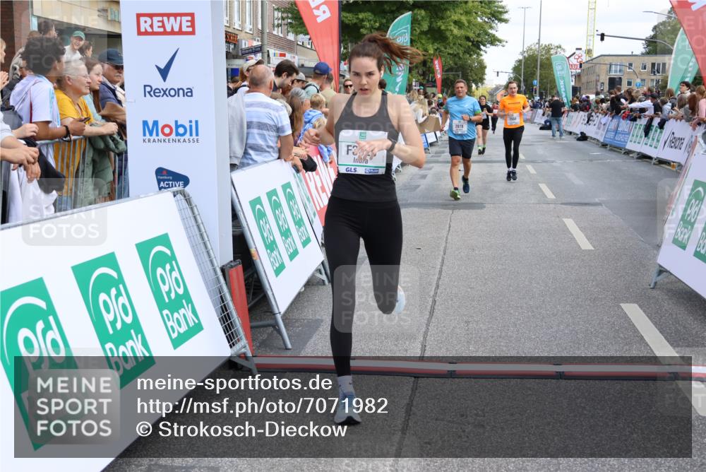 15.09.2024 - PSD Bank Halbmarathon Strokosch-Dieckow http://msf.ph/oto/7071982 15.09.2024 12:23:30 Ziel 803, 2078, 2400, 2550, 2933, 2999, 3243, 3320 meine-sportfotos.de