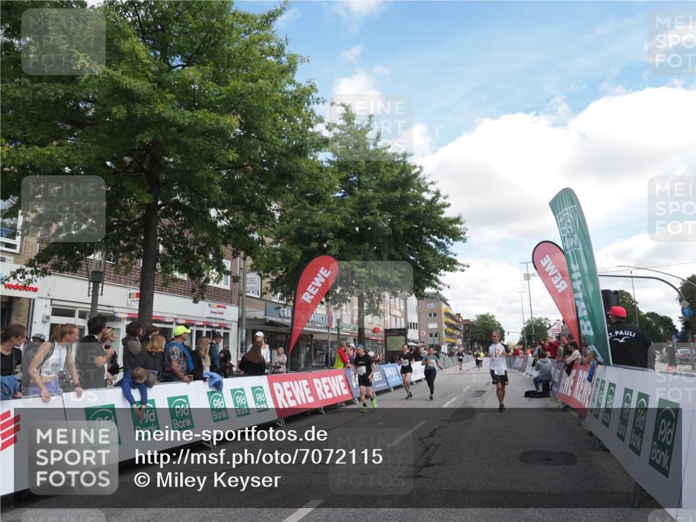 15.09.2024 - PSD Bank Halbmarathon Miley Keyser http://msf.ph/oto/7072115 15.09.2024 12:26:20 Ziel 2183, 2186, 3086, 3156, 3157, 3226, 3281, 3342, 3413 meine-sportfotos.de