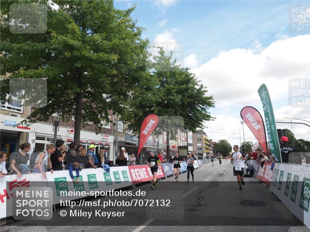 15.09.2024 - PSD Bank Halbmarathon Miley Keyser http://msf.ph/oto/7072132 15.09.2024 12:26:21 Ziel 2183, 2186, 3086, 3156, 3157, 3342, 3413 meine-sportfotos.de