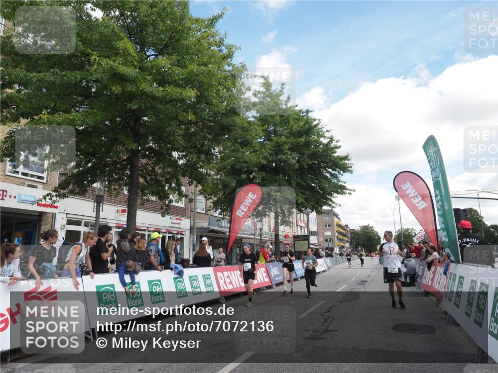 15.09.2024 - PSD Bank Halbmarathon Miley Keyser http://msf.ph/oto/7072136 15.09.2024 12:26:21 Ziel 2183, 2186, 3086, 3156, 3157, 3342, 3413 meine-sportfotos.de