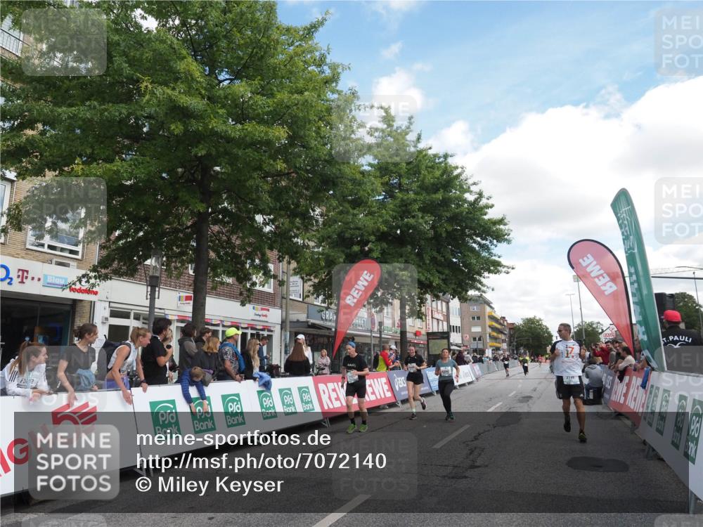 15.09.2024 - PSD Bank Halbmarathon Miley Keyser http://msf.ph/oto/7072140 15.09.2024 12:26:21 Ziel 2183, 2186, 3086, 3156, 3157, 3342, 3413 meine-sportfotos.de