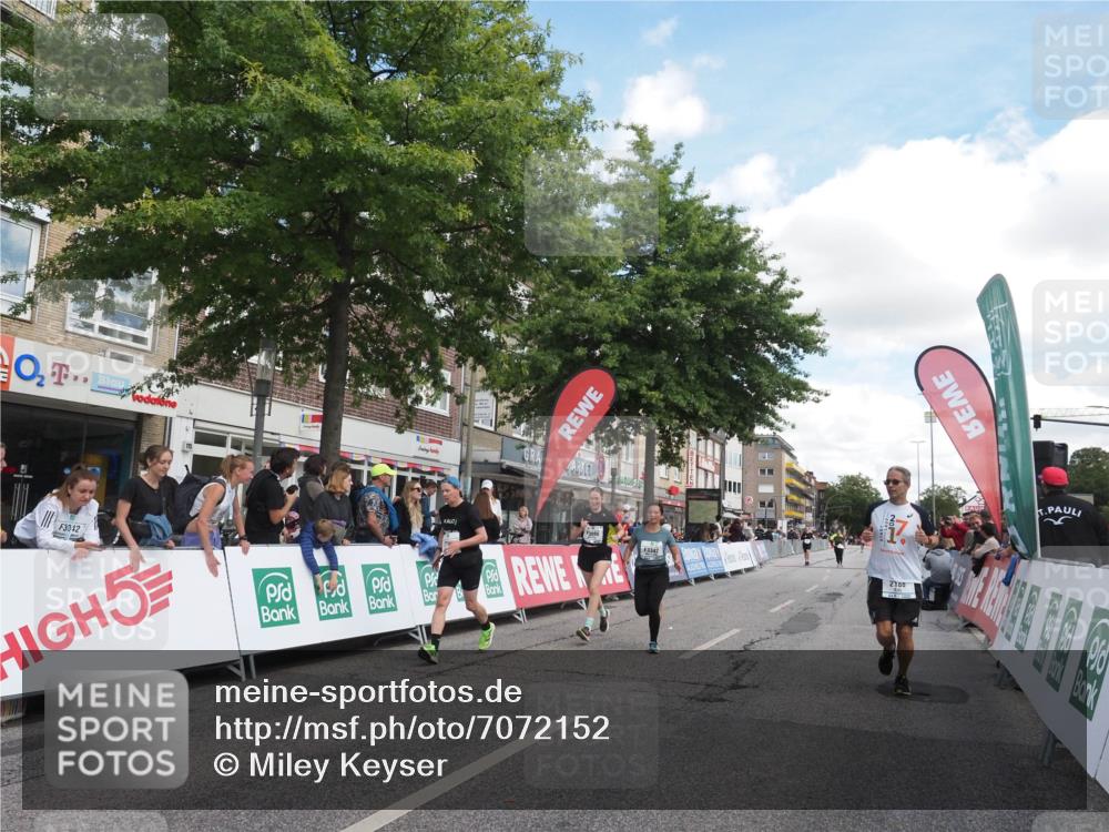 15.09.2024 - PSD Bank Halbmarathon Miley Keyser http://msf.ph/oto/7072152 15.09.2024 12:26:22 Ziel 2183, 2186, 3086, 3156, 3157, 3342, 3413, 3489 meine-sportfotos.de
