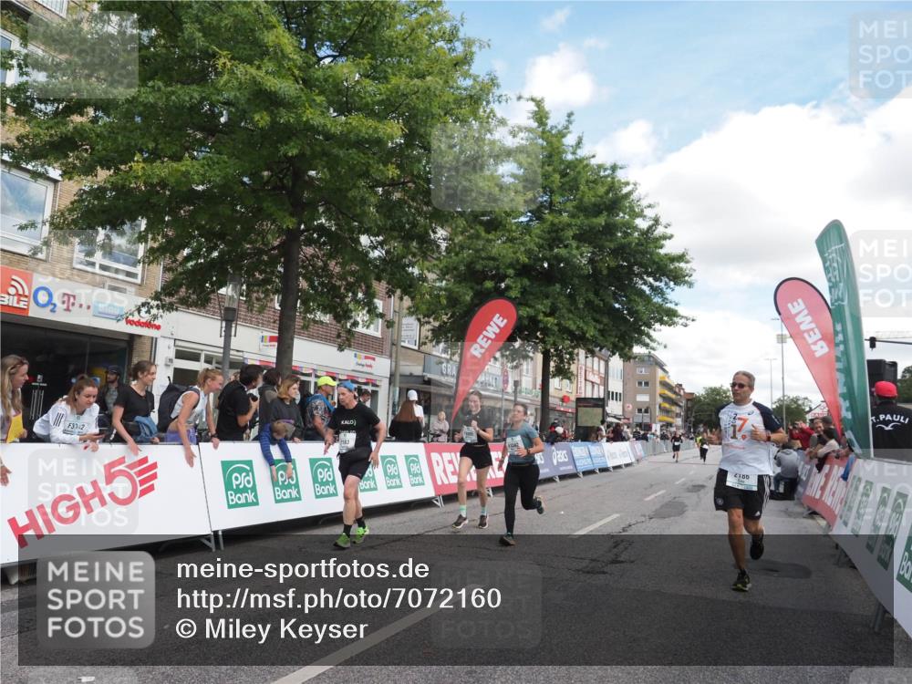 15.09.2024 - PSD Bank Halbmarathon Miley Keyser http://msf.ph/oto/7072160 15.09.2024 12:26:22 Ziel 2183, 2186, 3086, 3156, 3157, 3342, 3413, 3489 meine-sportfotos.de