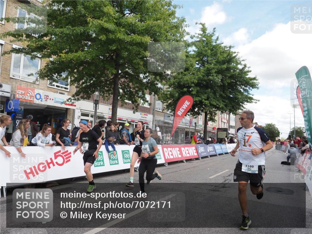 15.09.2024 - PSD Bank Halbmarathon Miley Keyser http://msf.ph/oto/7072171 15.09.2024 12:26:23 Ziel 2183, 2186, 3086, 3156, 3157, 3342, 3413, 3489 meine-sportfotos.de
