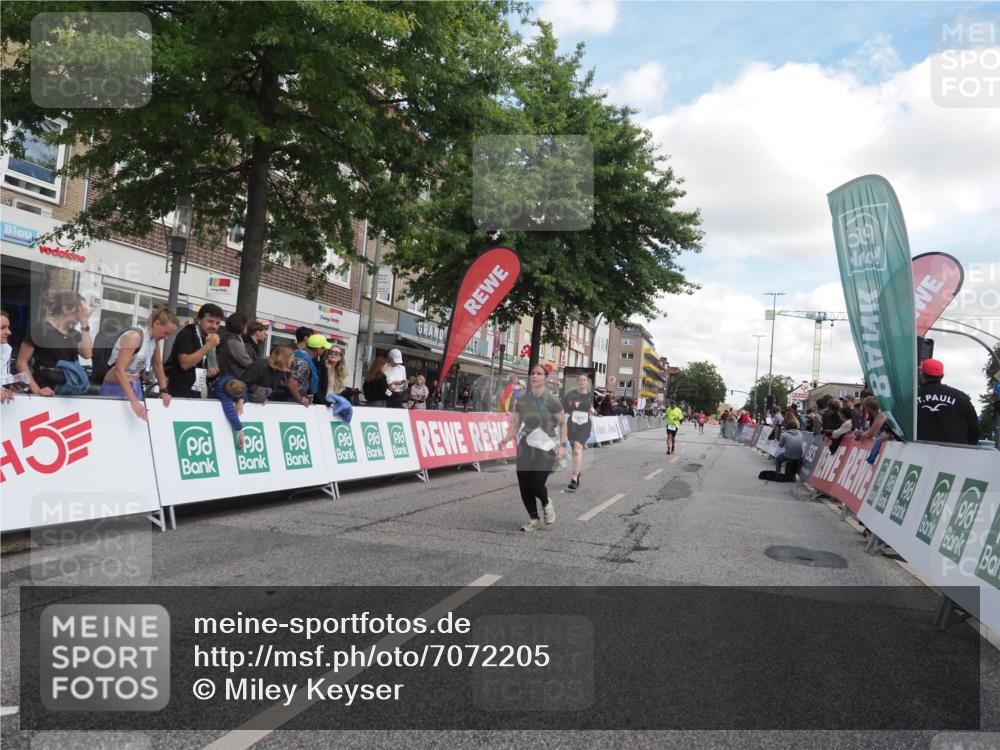 15.09.2024 - PSD Bank Halbmarathon Miley Keyser http://msf.ph/oto/7072205 15.09.2024 12:26:31 Ziel 2183, 2186, 3086, 3237, 3342, 3489 meine-sportfotos.de