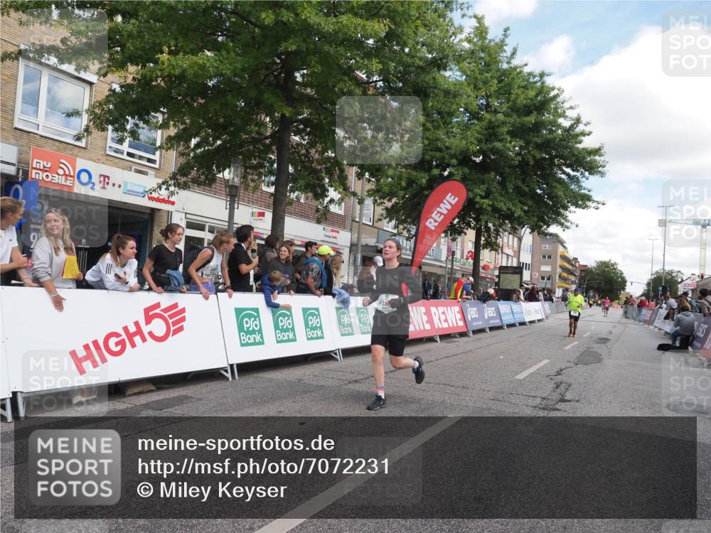 15.09.2024 - PSD Bank Halbmarathon Miley Keyser http://msf.ph/oto/7072231 15.09.2024 12:26:33 Ziel 2183, 2186, 3086, 3237, 3489 meine-sportfotos.de