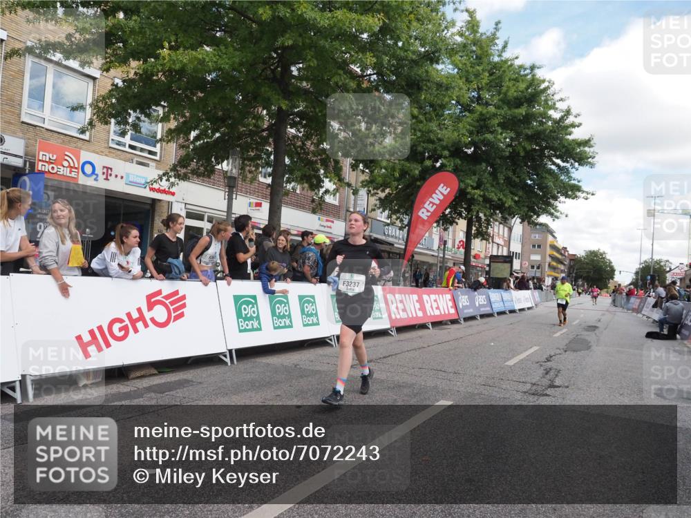 15.09.2024 - PSD Bank Halbmarathon Miley Keyser http://msf.ph/oto/7072243 15.09.2024 12:26:34 Ziel 2183, 2186, 2252, 3237, 3489 meine-sportfotos.de