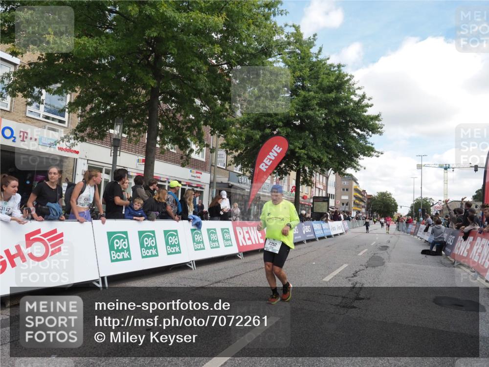 15.09.2024 - PSD Bank Halbmarathon Miley Keyser http://msf.ph/oto/7072261 15.09.2024 12:26:39 Ziel 2009, 2252, 3237, 3374, 3489 meine-sportfotos.de