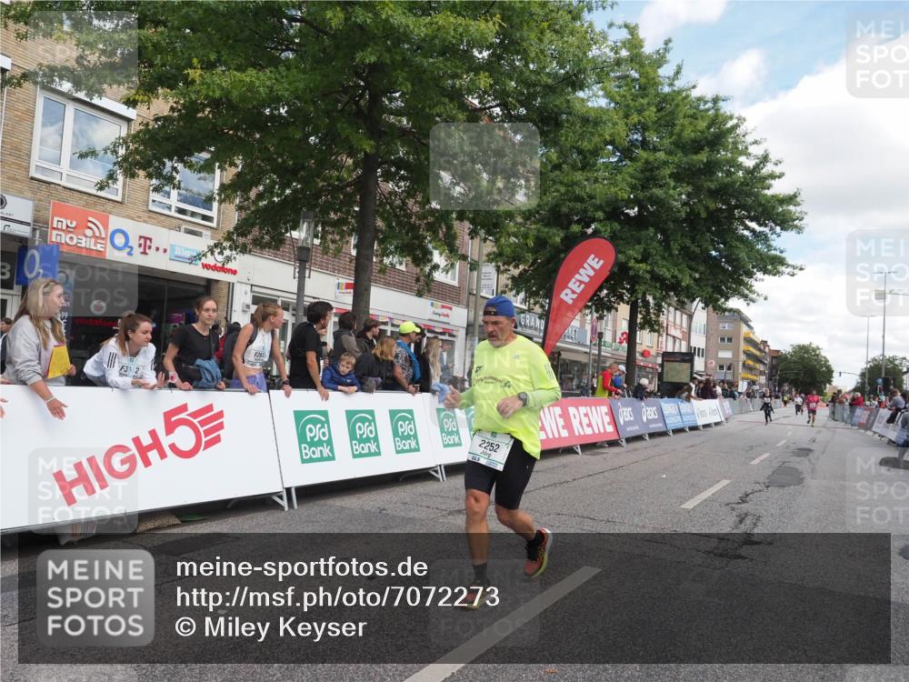 15.09.2024 - PSD Bank Halbmarathon Miley Keyser http://msf.ph/oto/7072273 15.09.2024 12:26:40 Ziel 2009, 2252, 3237, 3374, 3489 meine-sportfotos.de