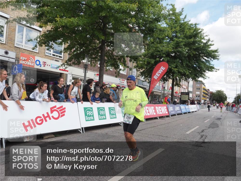 15.09.2024 - PSD Bank Halbmarathon Miley Keyser http://msf.ph/oto/7072278 15.09.2024 12:26:40 Ziel 2009, 2252, 3237, 3374, 3489 meine-sportfotos.de