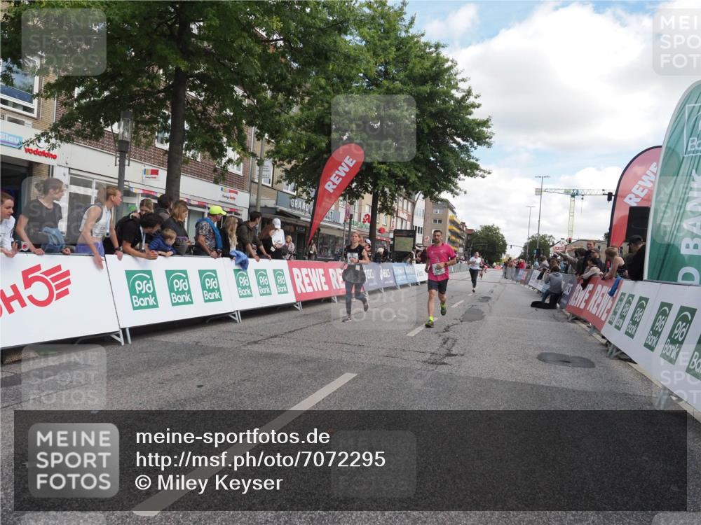 15.09.2024 - PSD Bank Halbmarathon Miley Keyser http://msf.ph/oto/7072295 15.09.2024 12:26:47 Ziel 2009, 2252, 3128, 3374 meine-sportfotos.de