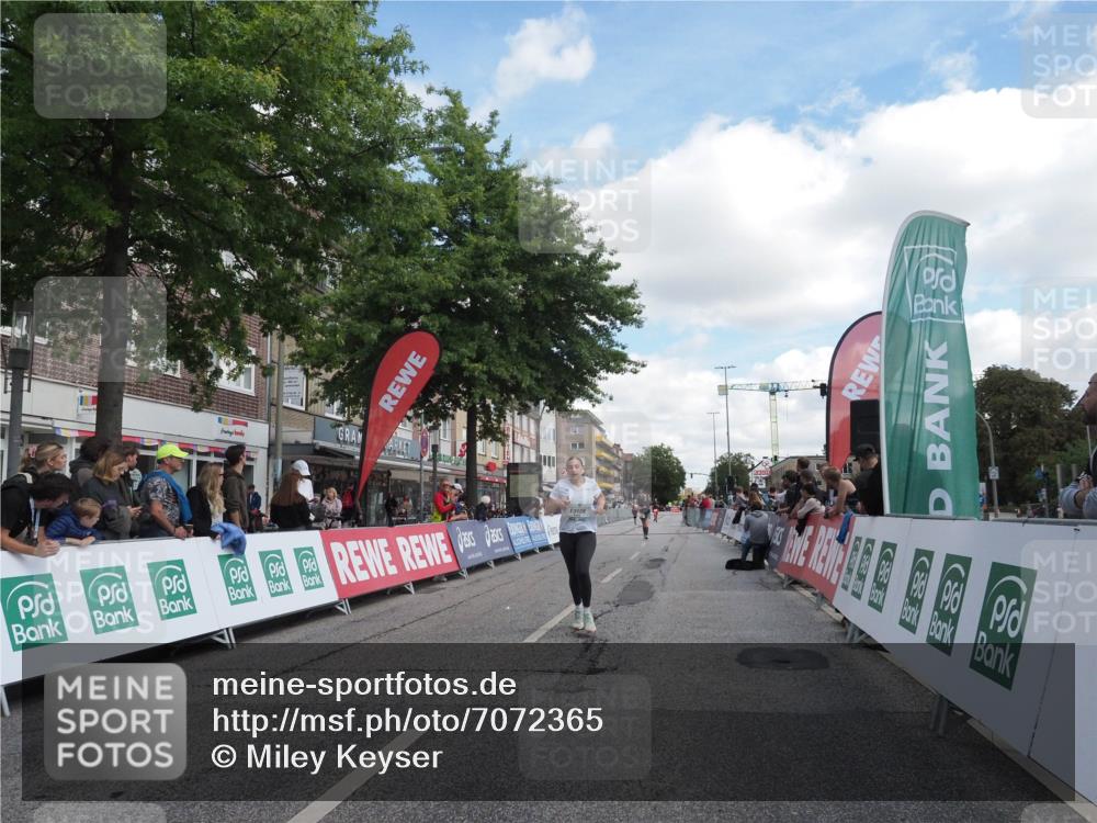 15.09.2024 - PSD Bank Halbmarathon Miley Keyser http://msf.ph/oto/7072365 15.09.2024 12:26:51 Ziel 2009, 2252, 3128, 3374 meine-sportfotos.de