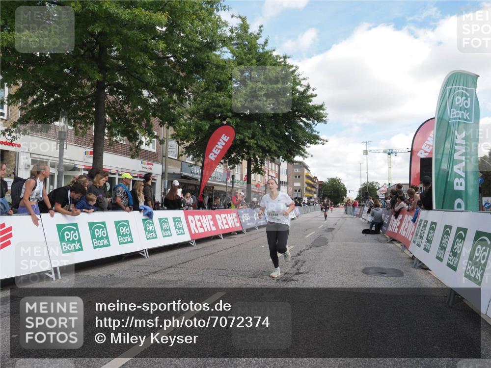 15.09.2024 - PSD Bank Halbmarathon Miley Keyser http://msf.ph/oto/7072374 15.09.2024 12:26:51 Ziel 2009, 2252, 3128, 3374 meine-sportfotos.de
