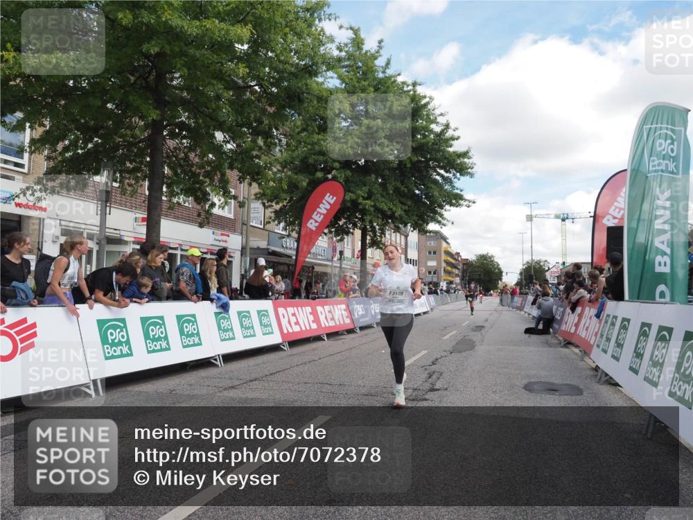 15.09.2024 - PSD Bank Halbmarathon Miley Keyser http://msf.ph/oto/7072378 15.09.2024 12:26:52 Ziel 2009, 2252, 3128, 3374 meine-sportfotos.de