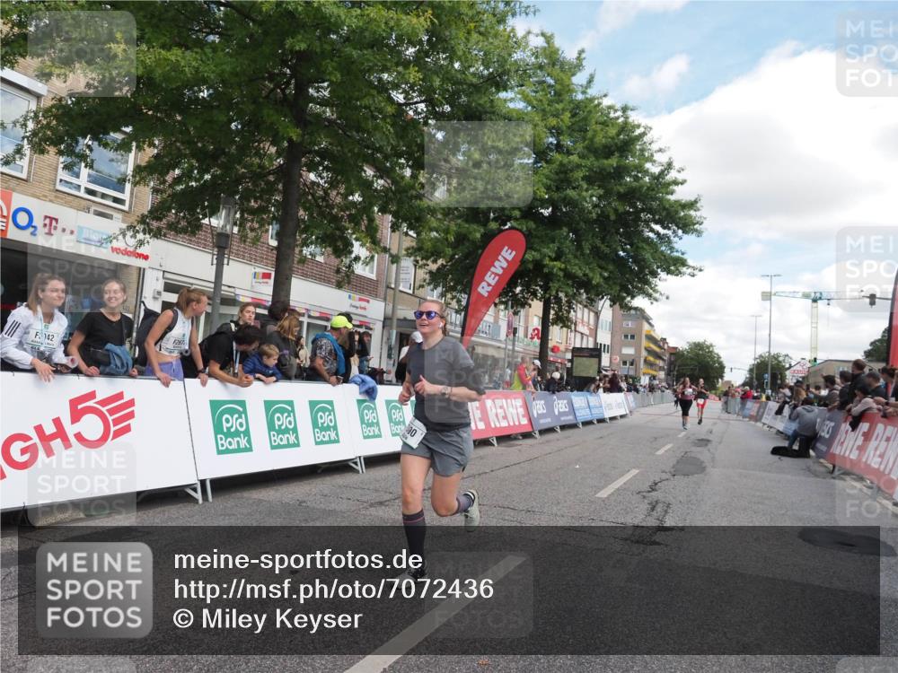 15.09.2024 - PSD Bank Halbmarathon Miley Keyser http://msf.ph/oto/7072436 15.09.2024 12:27:00 Ziel 2009, 2113, 3128, 3249, 3374, 3490 meine-sportfotos.de