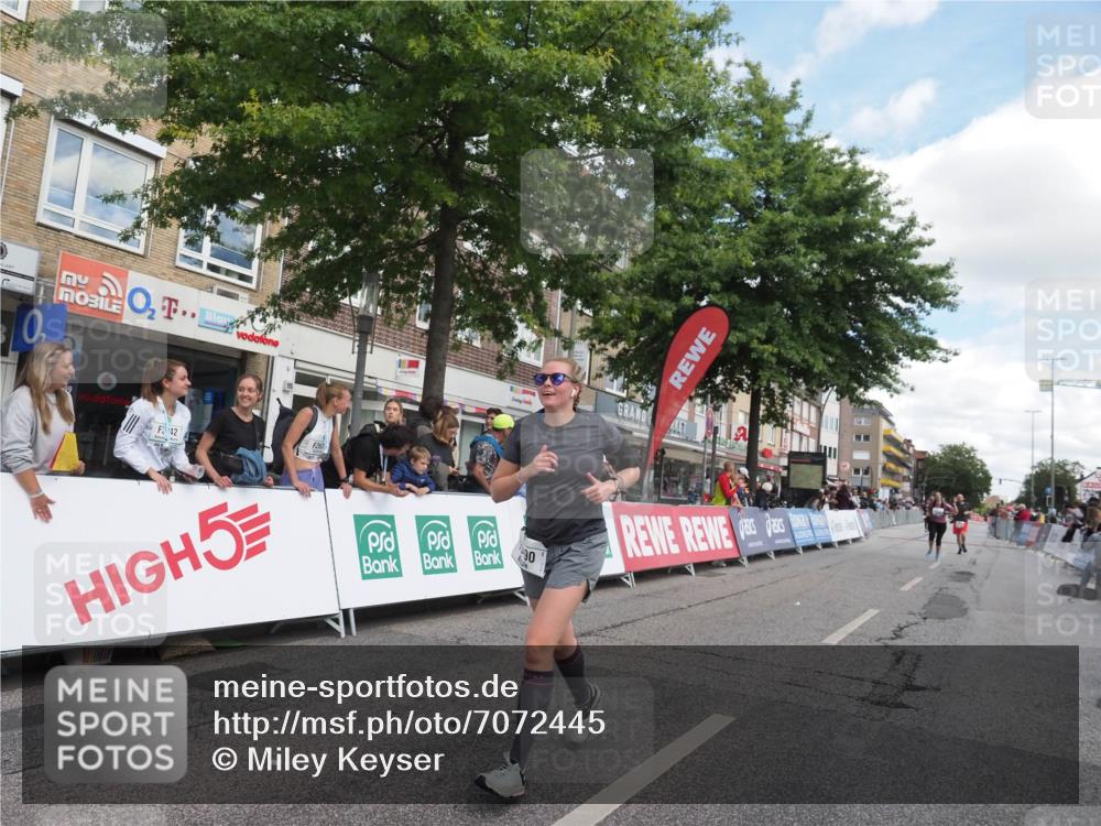 15.09.2024 - PSD Bank Halbmarathon Miley Keyser http://msf.ph/oto/7072445 15.09.2024 12:27:00 Ziel 2009, 2113, 3128, 3249, 3374, 3490 meine-sportfotos.de