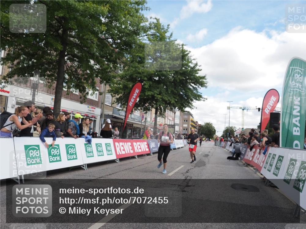 15.09.2024 - PSD Bank Halbmarathon Miley Keyser http://msf.ph/oto/7072455 15.09.2024 12:27:05 Ziel 2113, 2812, 3249, 3490 meine-sportfotos.de
