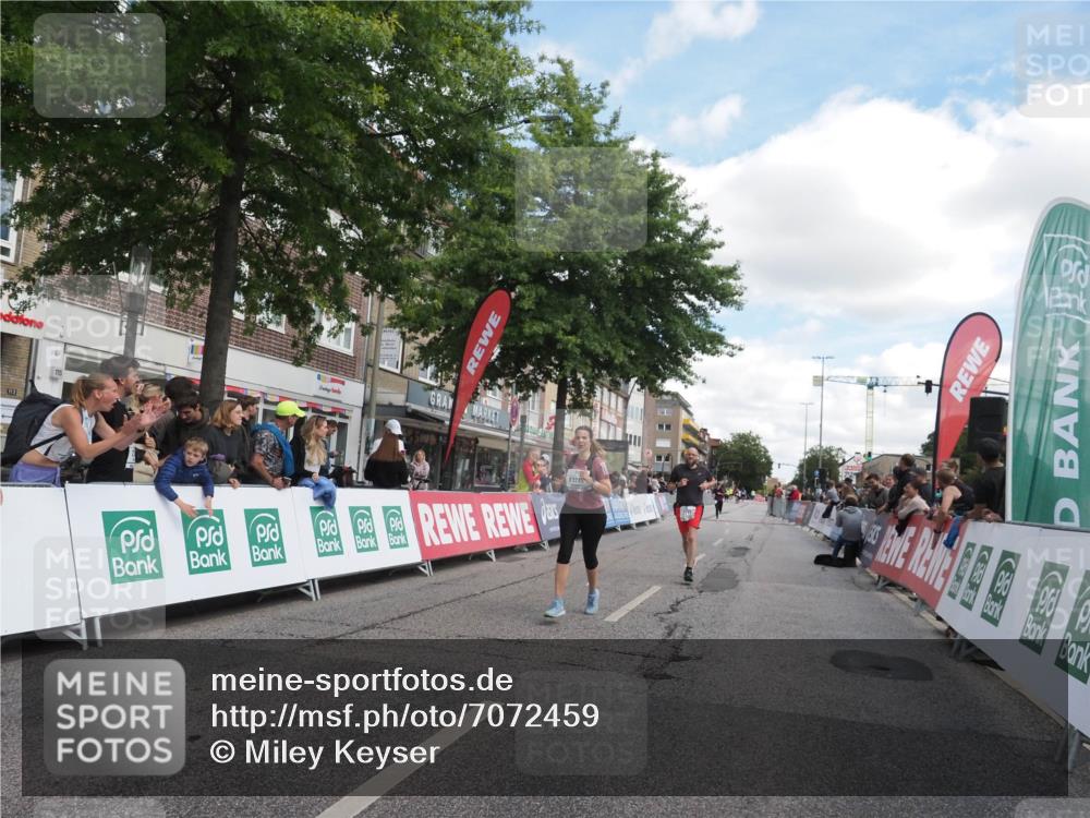 15.09.2024 - PSD Bank Halbmarathon Miley Keyser http://msf.ph/oto/7072459 15.09.2024 12:27:05 Ziel 2113, 2812, 3249, 3490 meine-sportfotos.de