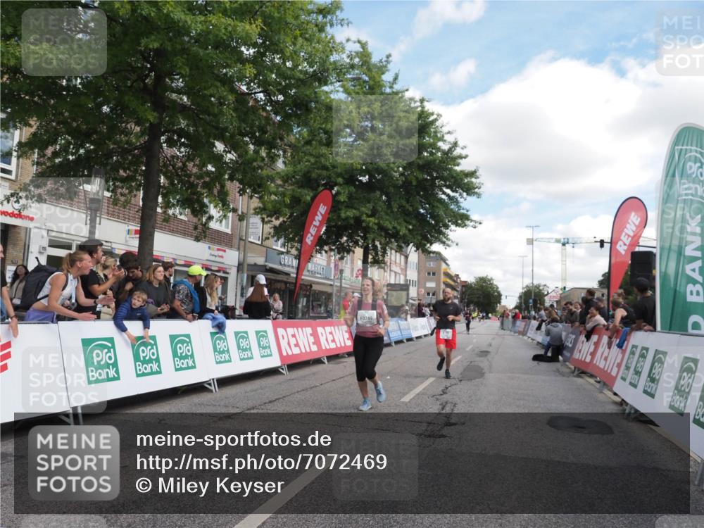 15.09.2024 - PSD Bank Halbmarathon Miley Keyser http://msf.ph/oto/7072469 15.09.2024 12:27:05 Ziel 2113, 2812, 3249, 3490 meine-sportfotos.de