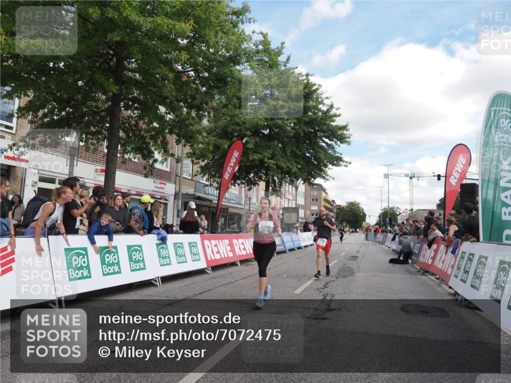 15.09.2024 - PSD Bank Halbmarathon Miley Keyser http://msf.ph/oto/7072475 15.09.2024 12:27:05 Ziel 2113, 2812, 3249, 3490 meine-sportfotos.de