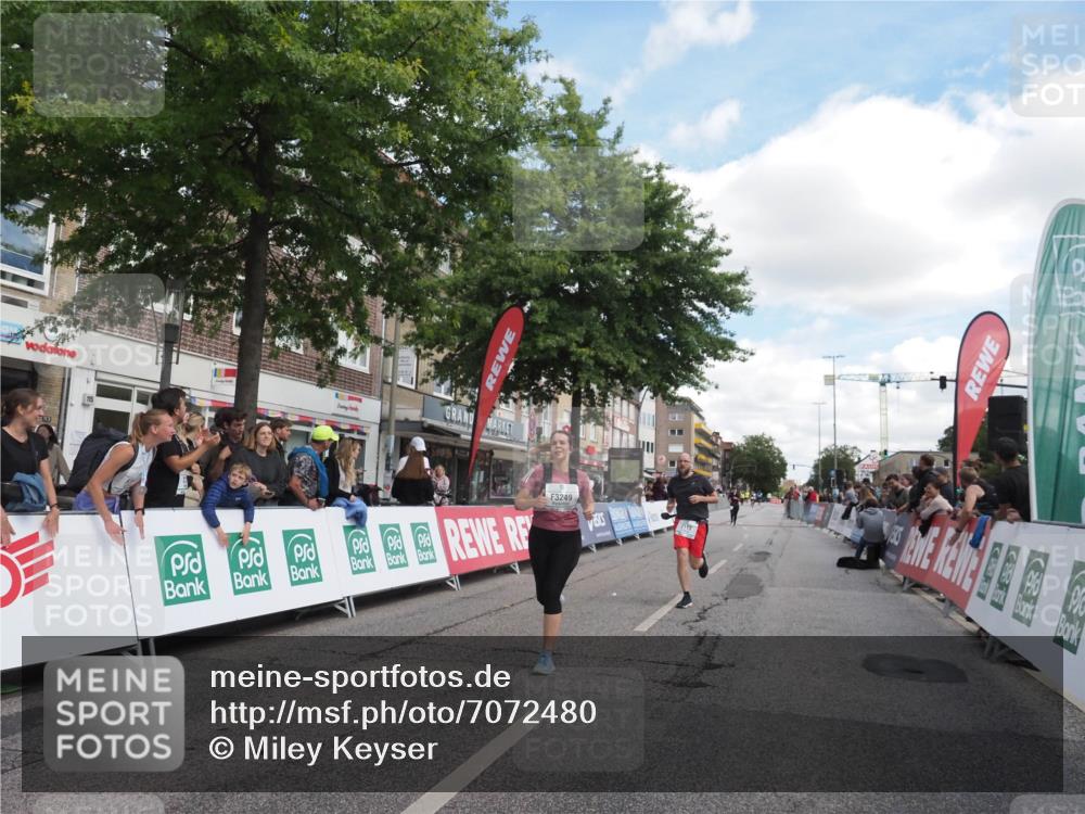15.09.2024 - PSD Bank Halbmarathon Miley Keyser http://msf.ph/oto/7072480 15.09.2024 12:27:05 Ziel 2113, 2812, 3249, 3490 meine-sportfotos.de
