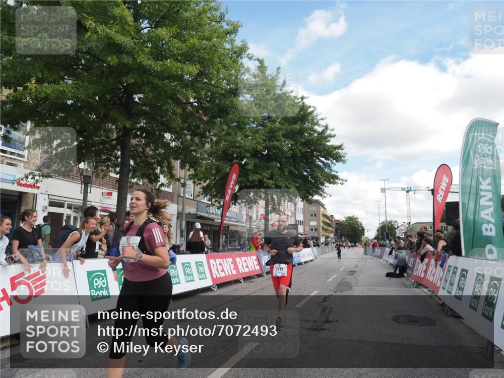 15.09.2024 - PSD Bank Halbmarathon Miley Keyser http://msf.ph/oto/7072493 15.09.2024 12:27:06 Ziel 2113, 2812, 3249, 3490 meine-sportfotos.de