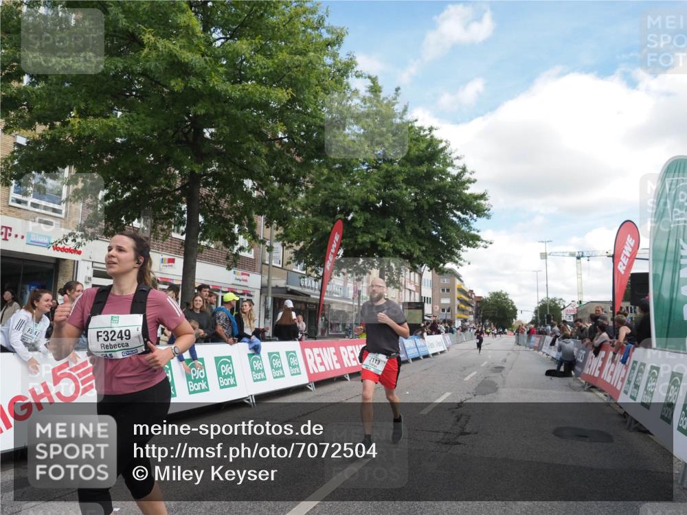 15.09.2024 - PSD Bank Halbmarathon Miley Keyser http://msf.ph/oto/7072504 15.09.2024 12:27:07 Ziel 2113, 2812, 3249, 3490 meine-sportfotos.de