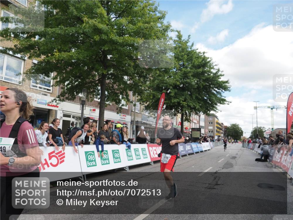 15.09.2024 - PSD Bank Halbmarathon Miley Keyser http://msf.ph/oto/7072513 15.09.2024 12:27:07 Ziel 2113, 2812, 3249, 3490 meine-sportfotos.de